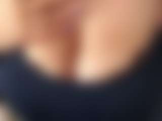 ClementinaEatough's Live Sex Cam Show