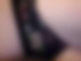 EliseHot911's Live Sex Cam Show