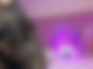 Live cam show with Emily-Jhons - Athletic Dildo on makecum.org