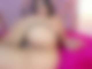 Live cam show with Emily-Jhons - Athletic BBW on sexylive.show