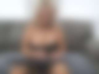 Hotblondemilf1962