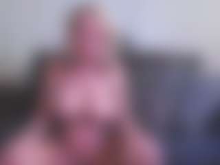 Hotblondemilf1962's Live Sex Cam Show