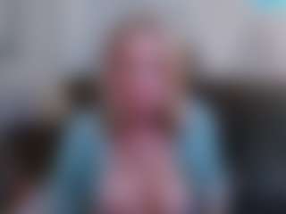 Hotblondemilf1962's Live Sex Cam Show