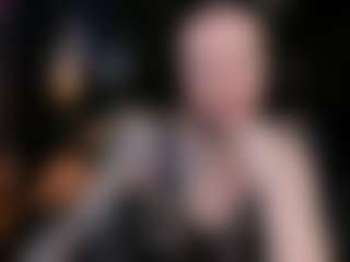 Live cam show with LisaSin - Striptease on PervPlay.com