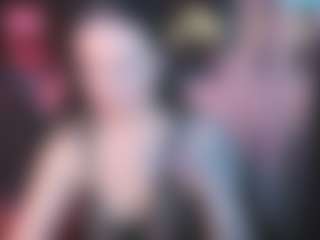 Show live cam dengan LisaSin - Striptease di Camsoda