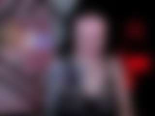 Live cam show with LisaSin - Teasing on Livezox
