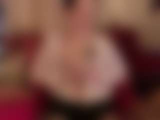 LisaSin MILF webcam performer live streaming