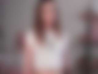 Live cam show with MadelineBerkhalter - Upskirt on sexylive.show