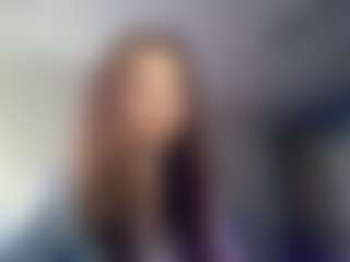 Live cam show with MaxineBrondyke - Skinny on CamClone