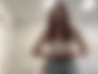 Live cam show with MaxineBrondyke - Upskirt on Chatstar