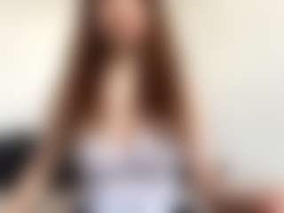 Live cam show with MaxineBrondyke - Sweet on Camsoda