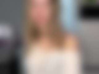 Live cam show with MyTrombetta - Blonde Hair Petite on Camiplay Live
