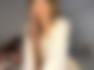 Live cam show with MyTrombetta - Average on StripNow