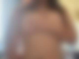Live cam show with RoxyFragmin - Average on Camsoda