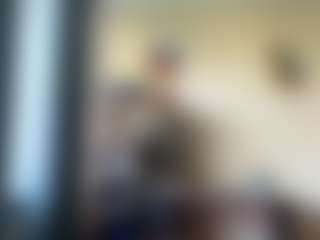 RoxyFragmin MILF webcam performer live streaming