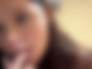 RoxyFragmin MILF webcam performer live streaming