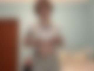 Live cam show with Eliska - Drinking on Pornisteam.com