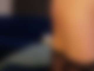 Live cam show with Christynne - Flashing on madthumbs