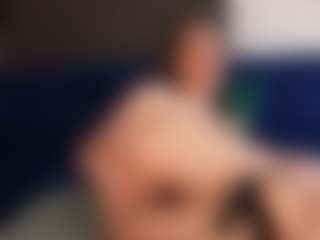 Live cam show with Christynne - Average on Camming Site