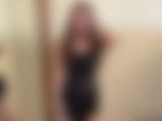 Live cam show with Thea - Twerk on Dolls Live