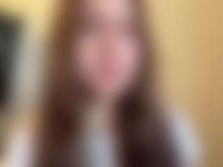 Live cam show with Thea - Facial on Camsoda