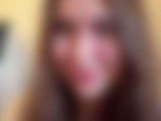 Live cam show with Thea - Facial on Camsoda