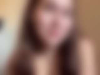 Live cam show with Thea - Facial on Camsoda