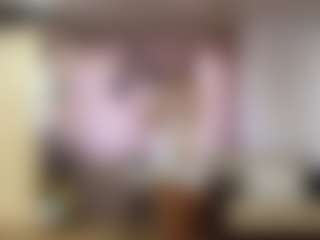 Live cam show with PennyMistrot - Upskirt on Gym Cam Girls