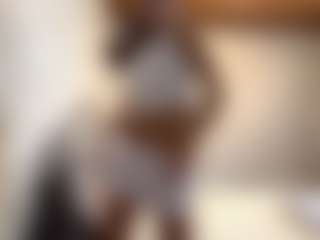 Live cam show with PennyMistrot - Tongue on Livezox
