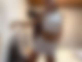 Live cam show with PennyMistrot - Strip Blonde Hair on AdultVida.com