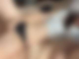 Live cam show with StepanieReagor - Striptease MILF on studioflirtlive.com