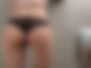 Live cam show with StepanieReagor - Facial on AdultVida.com