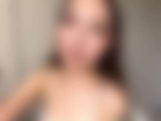 Live cam show with AlidaEscudero - Granny Squirt on madthumbs