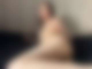 Live cam show with AlidaEscudero - Smoking on Camsoda