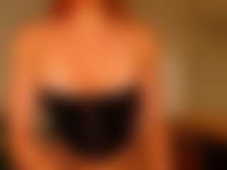 Live cam show with Beatrice-Sphenix - Cowgirl on StripNow