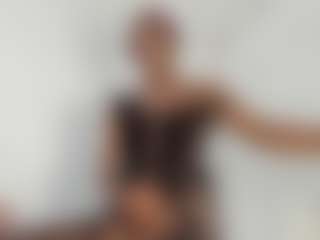 Live cam show with Caitlyn Star - Tease on liverealitysex.com