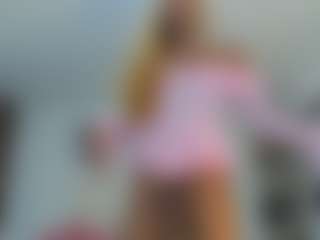 Live cam show with Caitlyn Star - Brown Eyes on makecum.org