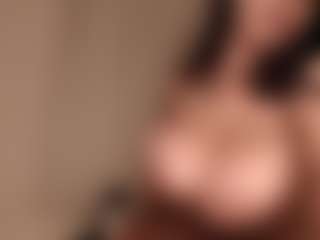 HugetitisXl's Live Sex Cam Show