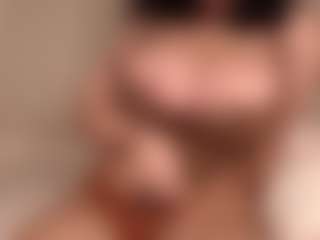 HugetitisXl's Live Sex Cam Show