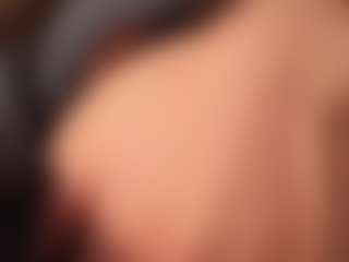 Moon's Live Sex Cam Show