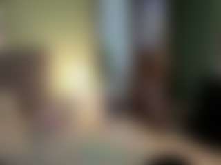 Live cam show with Moon - Brown Hair on Camming Site