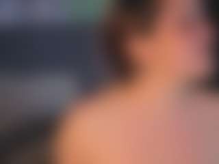Live cam show with Moon - Fingers on Camsoda