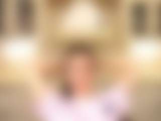 Live cam show with AileenEnnenga - Flashing on madthumbs