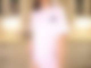 Live cam show with AileenEnnenga - Flashing on madthumbs