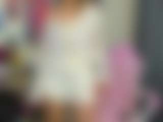 Live cam show with Alisha-Tempt - Strip on AdultVida.com