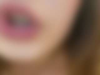 Live cam show with Rosie - Striptease Teen (18+) on xxxlivecams.org