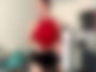Live cam show with GladisFlipp - New Small Tits on Gym Cam Girls