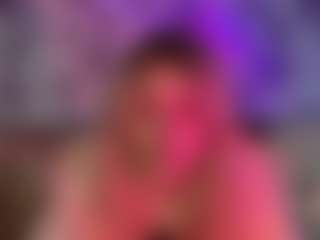 Live cam show with JosieBrazill - Average on Hubzter Live