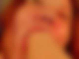 Live cam show with Kira - Granny Dildo on Camsoda