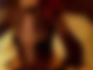 Live cam show with Kira - Middle Aged on Instabang